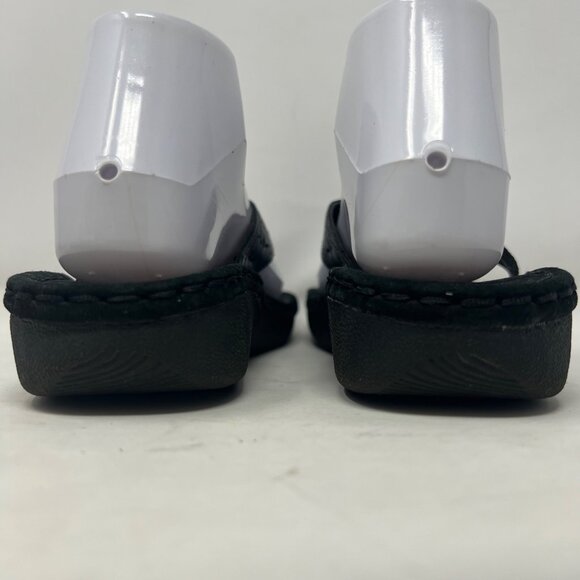 Easy Spirit Womens Black Laser Cut Knot Thong Sandal Size 8 M - Picture 6 of 9